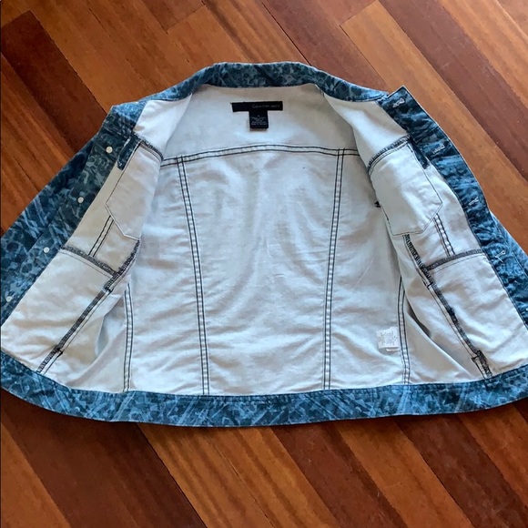 Women’s Calvin Klein lightweight denim jacket - Picture 4 of 5